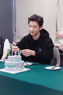 朴灿烈边伯贤同款衣连帽卫衣男外套大码宽松运动休闲情侣装