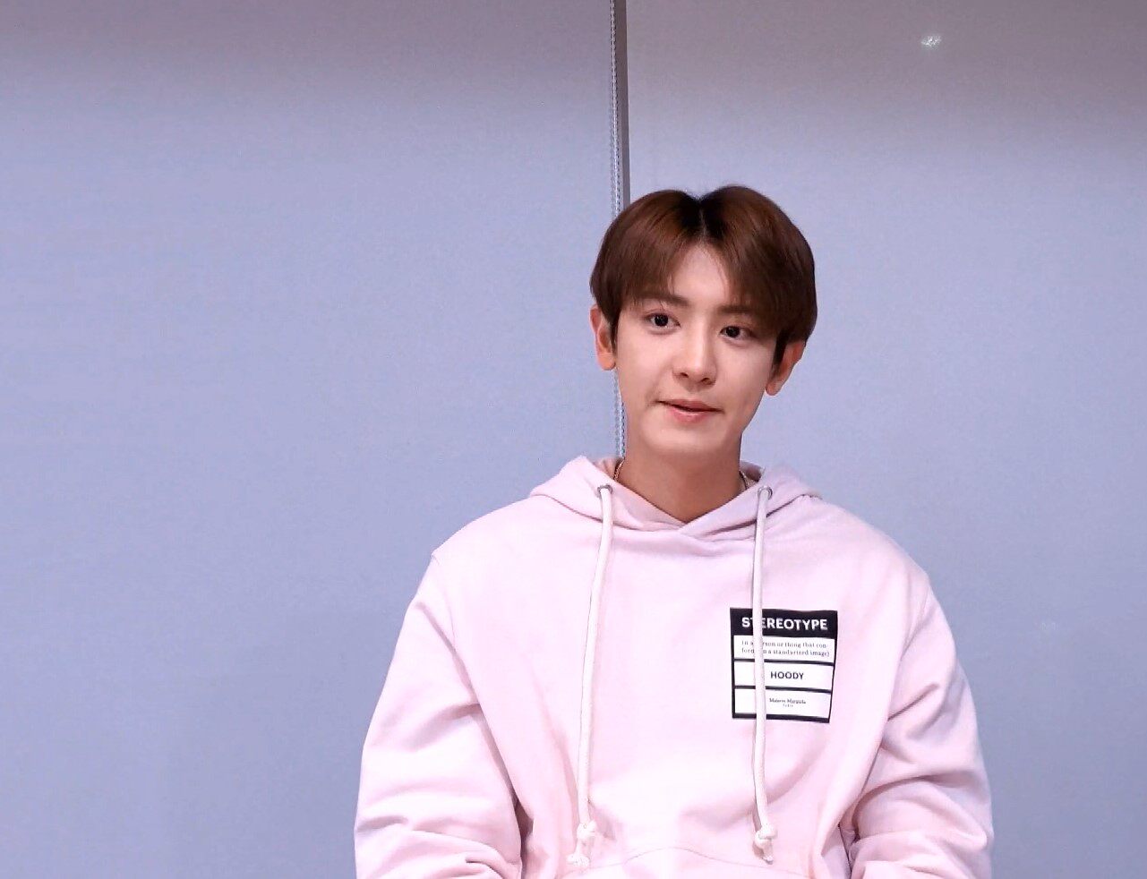 朴灿烈虎牙直播王者荣耀同款粉色连帽卫衣情侣款