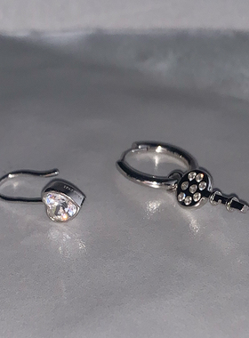 LLab 通体s925 原创不对称5A锆石爱心锁镶钻耳环满钻钥匙耳圈 2款