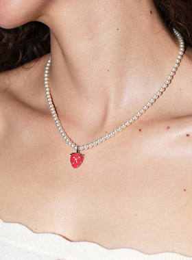 LLab “莓烦恼”系列 高饱和手工红釉珍珠草莓项链新年限定送礼物