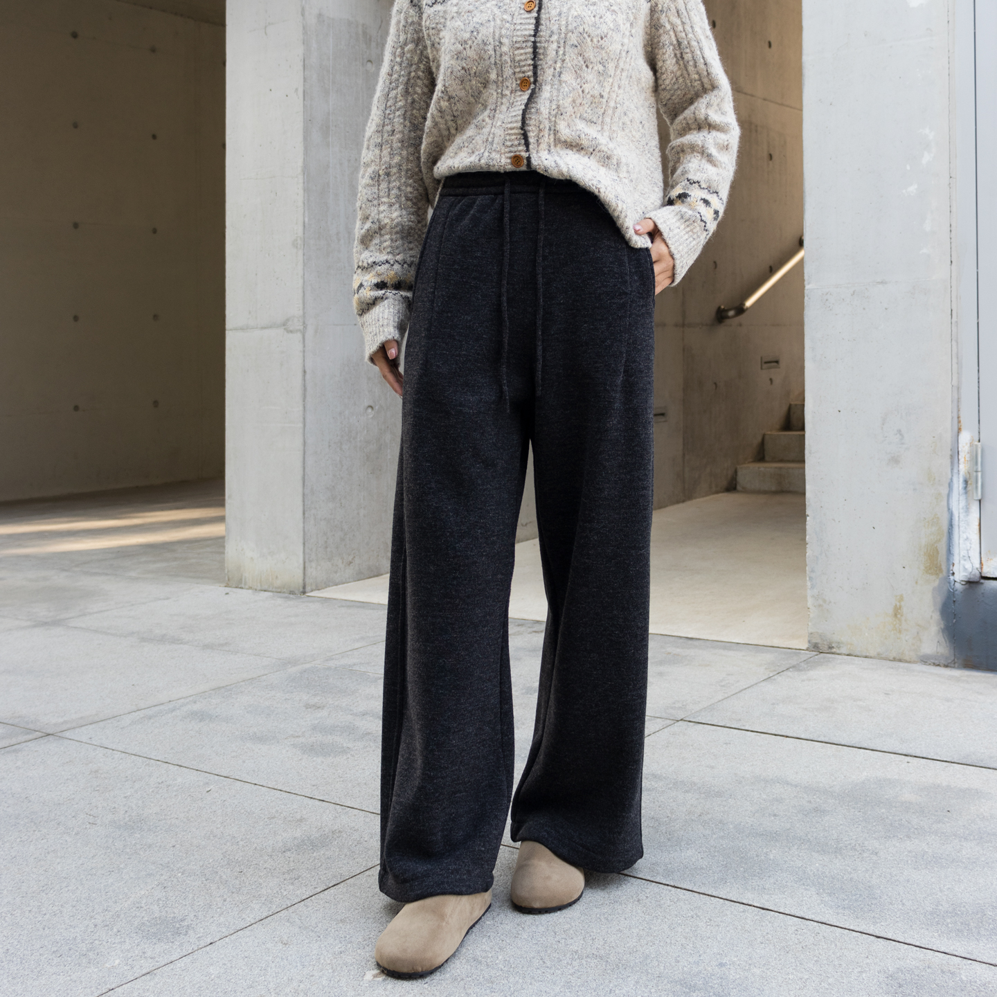 软糯运动垂直感休闲裤松紧腰抽绳加绒仿兔毛阔腿裤长裤女