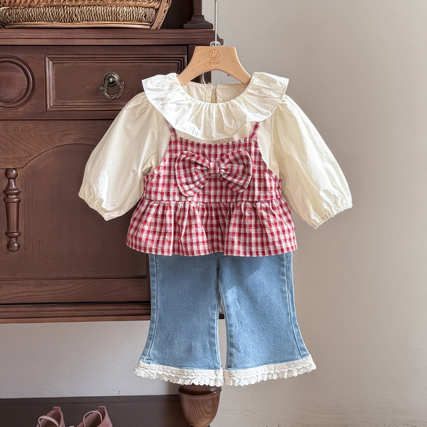 女宝宝春装新款时尚套装韩版甜美格子吊带外塔花边领衬衫婴童裤子,童装/婴儿装/亲子装,套装,淘宝优惠券,粉丝福利购,淘宝优惠卷