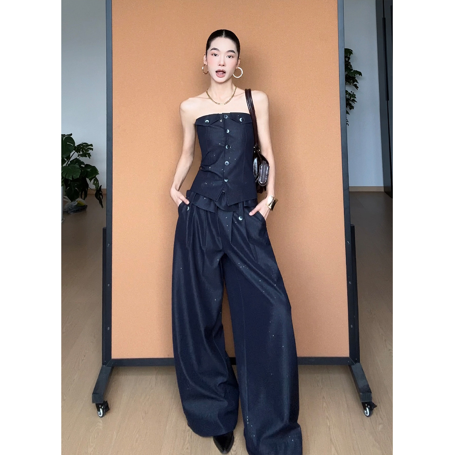 CIZZLEMORE【揽星河】夏季设计感排扣细闪抹胸皮帘花边裤套装
