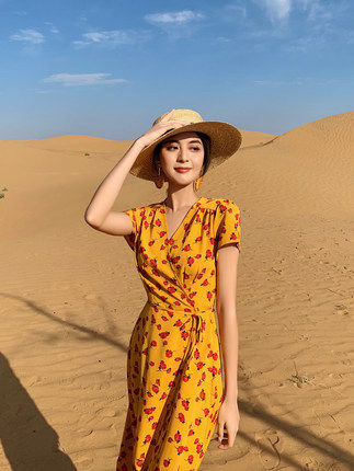 清仓沙滩裙女度假裙ins超火高腰显瘦碎花连衣裙（不退不换）