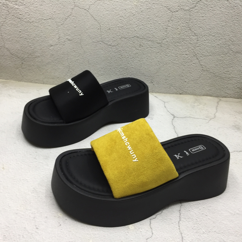 品牌撤柜2025夏季新款断码处理时尚女鞋外穿松糕底休闲百搭一字拖