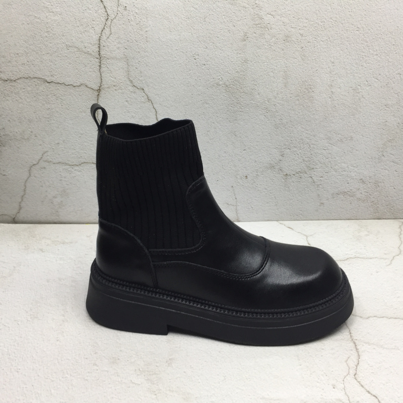 品牌撤柜2025秋季新款断码处理女鞋平跟针织拼接短筒显瘦时装女靴