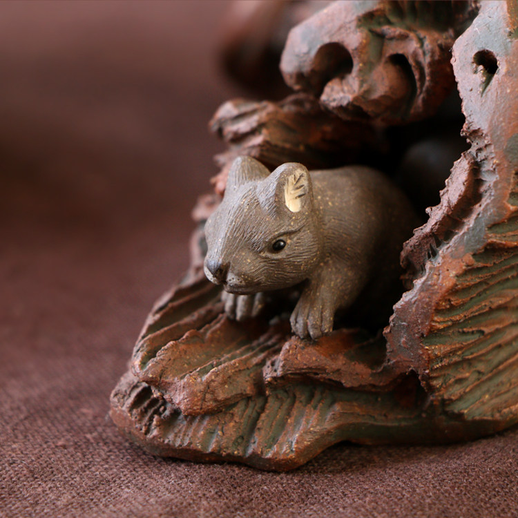 宜兴紫砂茶宠摆件雕塑名家手工精品拉毛可养招财仿真可爱松鼠