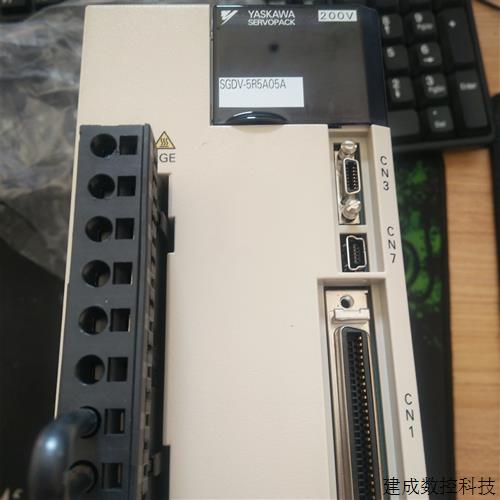 议价SGDV-5R5A05A原装安川750W伺服驱动器全新质保一年现货包邮询