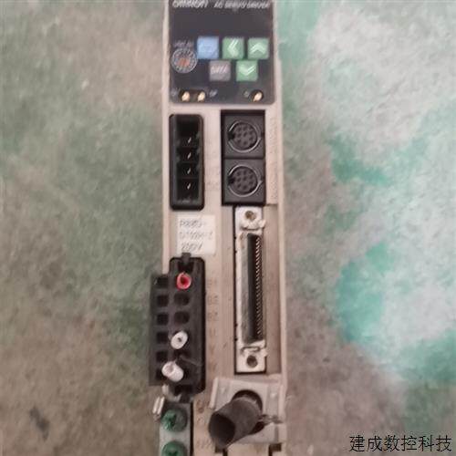议价R88D-GT02H-Z欧姆龙驱动器  拆机件 外壳破损 实