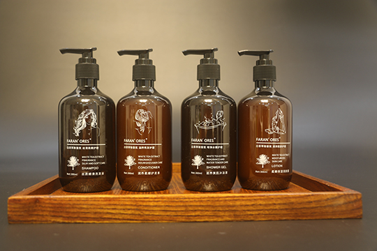 白茶萃取洗发水沐浴乳护发素润肤乳滋养润护清洁 300ML酒店家用