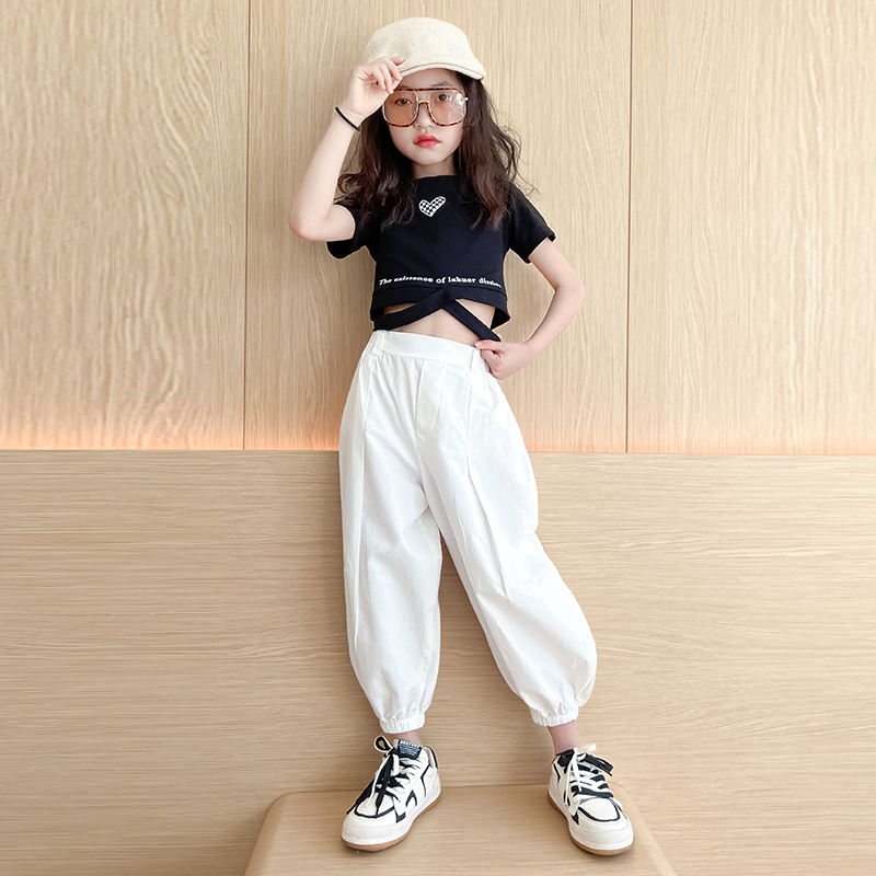 小女孩休闲萝卜裤时髦炸街两件套