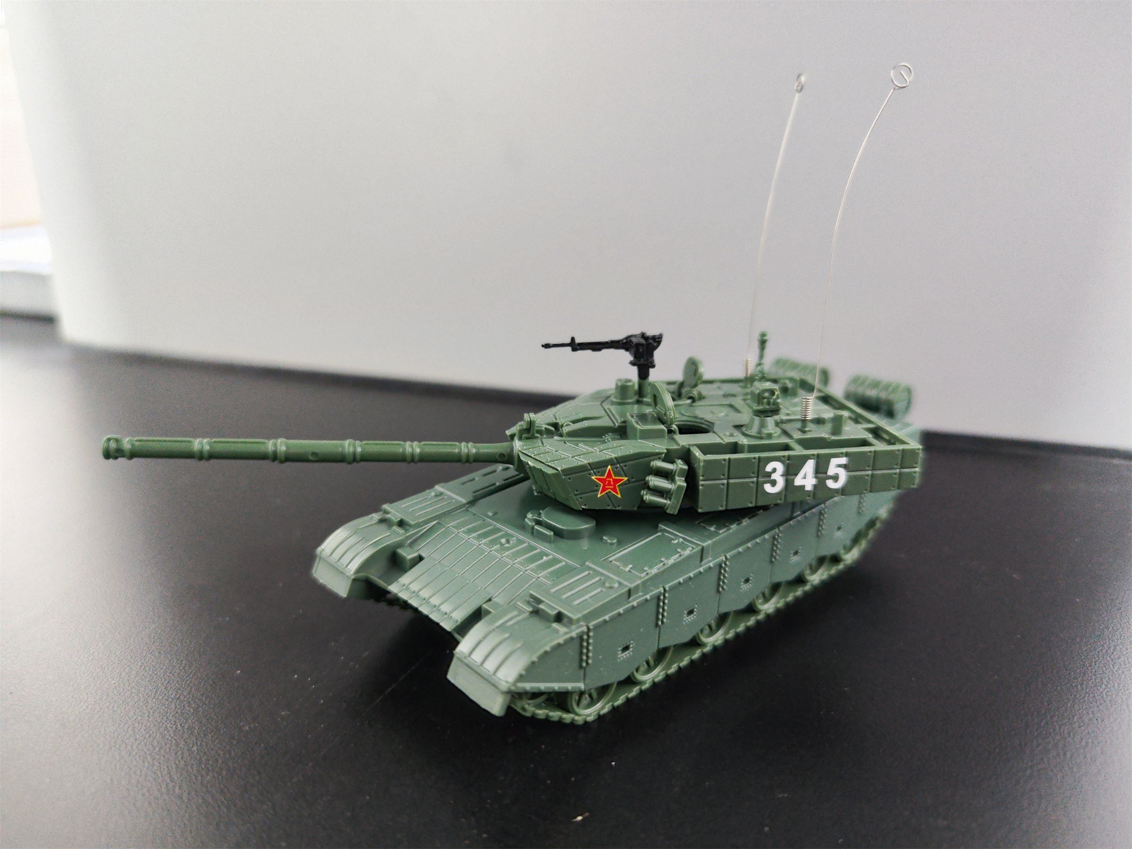 塑料成品1:72中国陆军ztz-99a主战坦克模型满50包邮