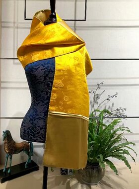 蓝色花纹两用围巾披肩