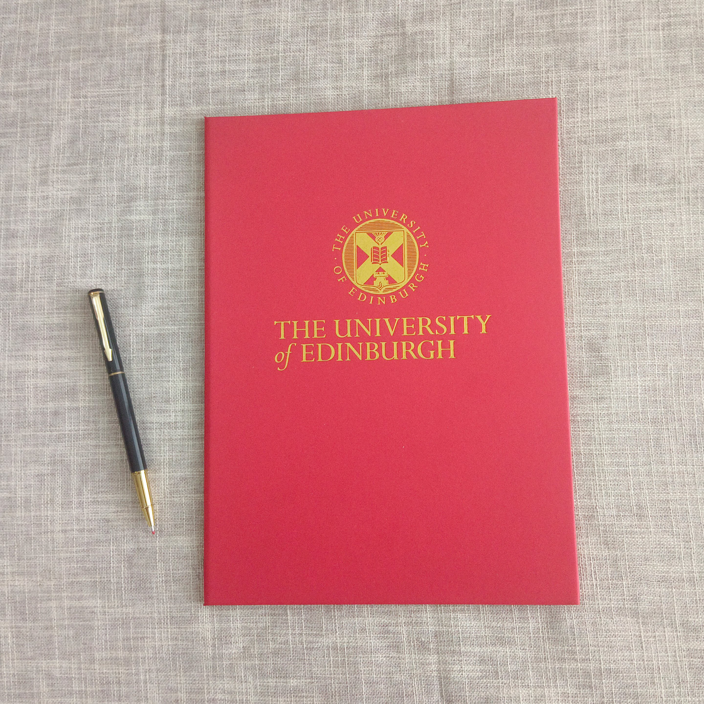 英国大学毕业证外壳收藏纪念品