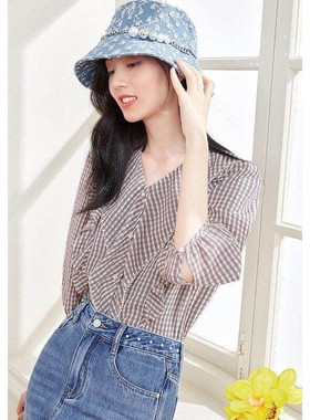 秋水伊人春季新款甜美减龄气质优雅荷叶边拼接V领五分袖衬衫V936