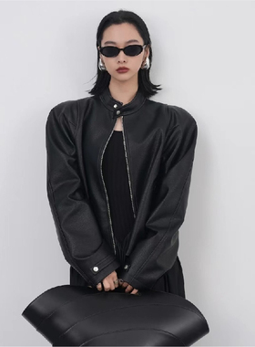 Audreywang设计圆弧肩立体造型双头拉链pu蛋白皮短款夹克外套皮衣