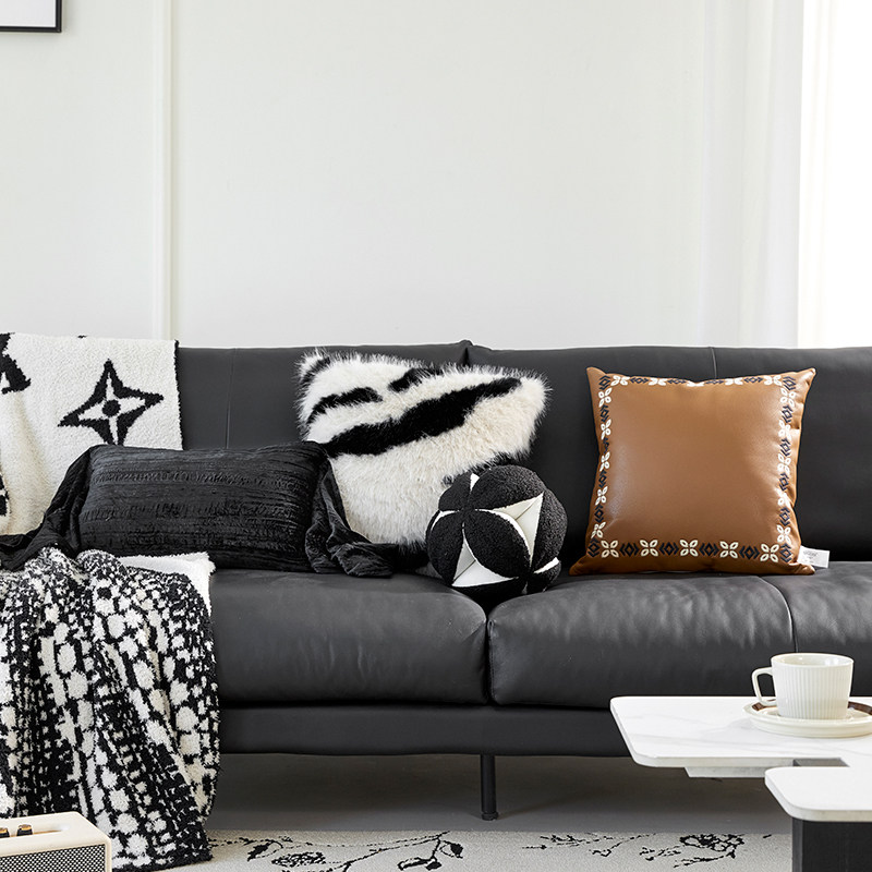 轻奢高级感沙发抱枕法式客厅皮沙发靠垫腰靠枕卧室床头靠背垫毛毯