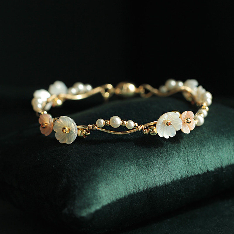 繁花洛可可风天然白蝶贝手工雕刻粉贝樱花施家珍珠磁石扣手镯原创