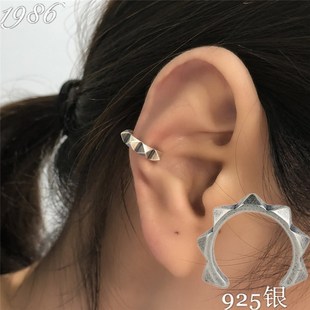 925纯银耳骨夹复古金字塔无耳洞新款 朋克系铆钉三角耳骨夹男耳环