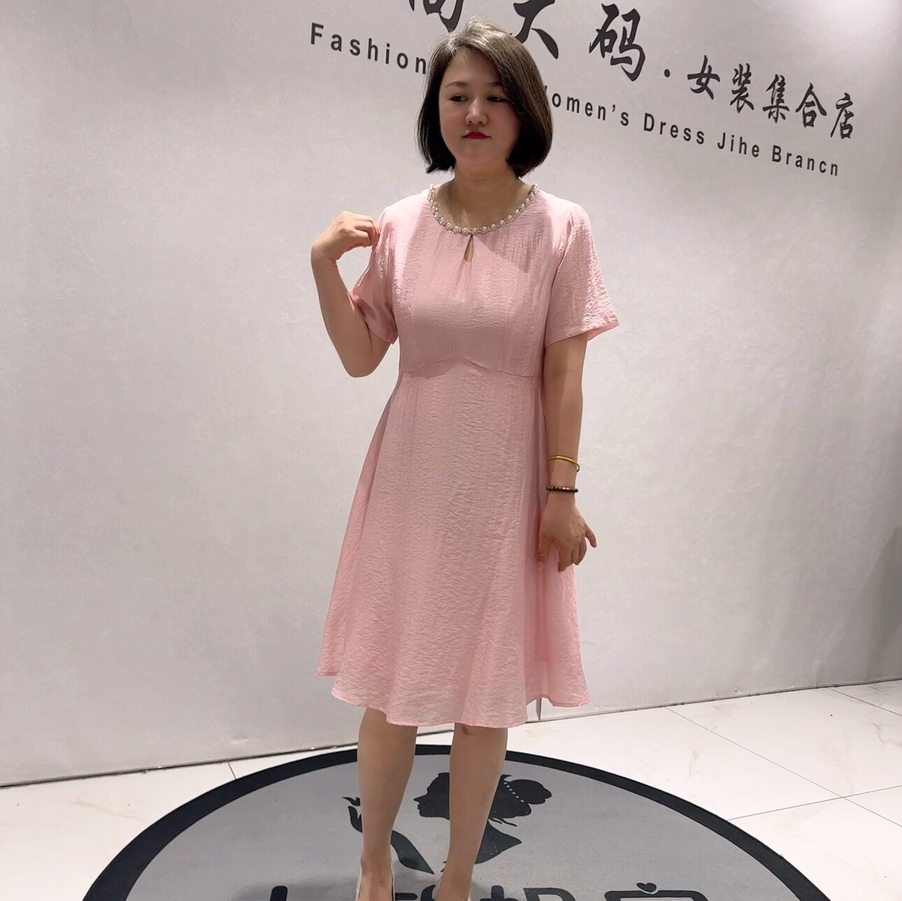 3715女权贵族夏款新品重工衣领背部拉链减龄显瘦连衣裙加大码女装