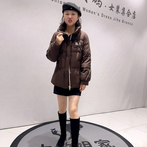 9522芮娜依莲冬款新品女人味洋气时尚蕾丝花边羽绒服加大码女装