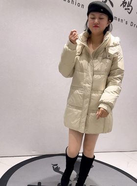 9503芮娜依莲冬款新品一手长遮肉显瘦低调时尚羽绒服加大码女装