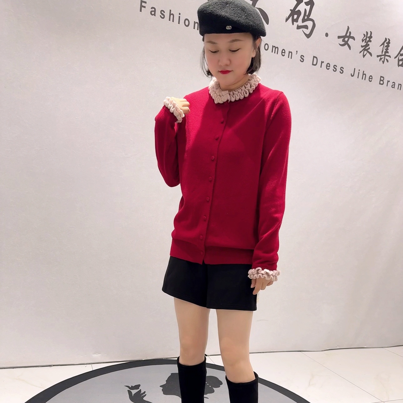 1571芮娜依莲冬款新品荷叶边包扣女人味不可机洗羊毛开衫加大码