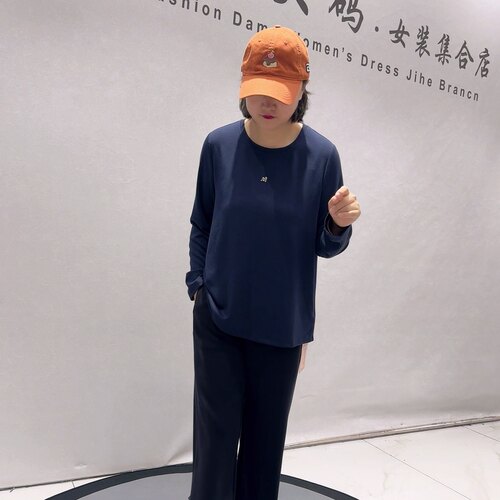 3537芮娜依莲秋款新品前短后长设计简约舒适百搭长袖上衣大码女装