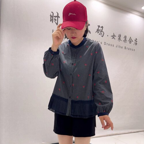 6035女权贵族初秋新品刺绣樱桃图案减龄百搭格子开衫加大码女装