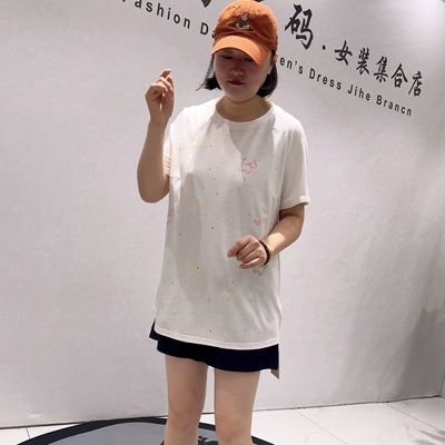 1011芮娜依莲夏款新品时尚减龄刺绣图案亮钻洋气减龄衫加大码女装