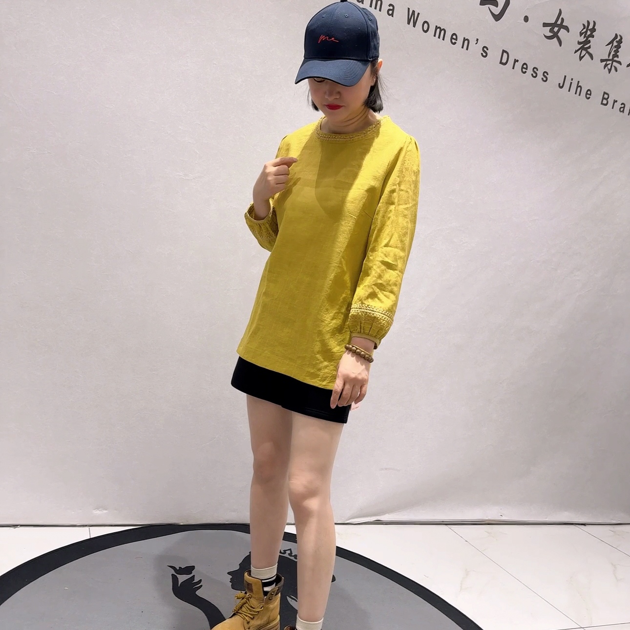 5438芮娜依莲春款新品棉麻面料微起肩侧边开衩遮肉减龄衫加大码