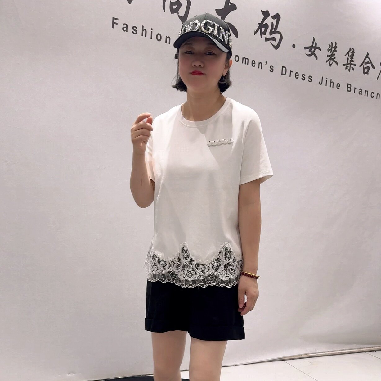 3031女权贵族初夏新品拼接蕾丝女人味短袖上衣气质衫加大码女装