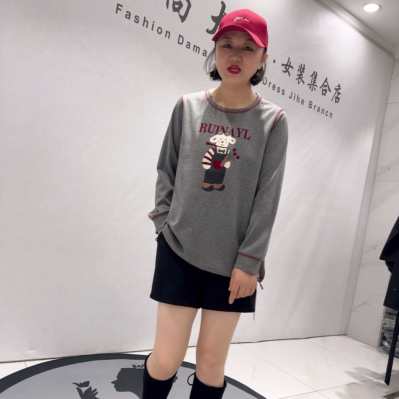 5192芮娜依莲初冬新品一手长可抽绳蛋型百搭减龄衫加大码女装