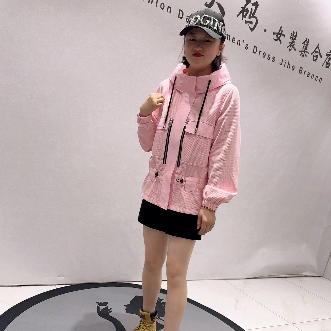 9949芮娜依莲春款新品可抽绳洋气减龄显瘦带衬连帽外套加大码女装,女装/女士精品,常规大码外套,淘宝优惠券,粉丝福利购,淘宝优惠卷