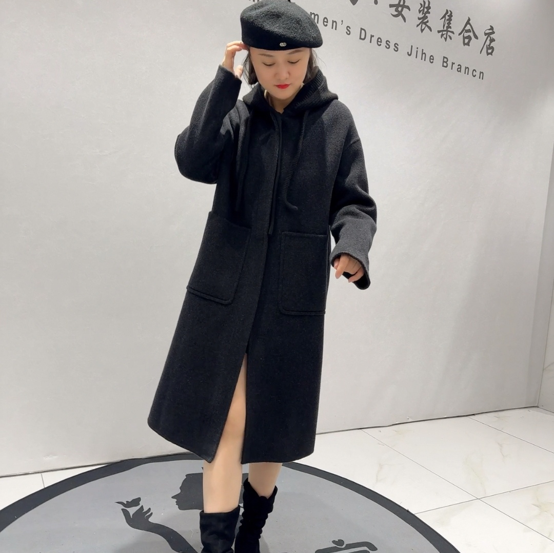 9316芮娜依莲初冬新品大口袋连帽针织帽低调减龄大衣外套加大码