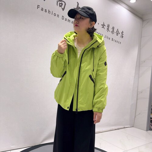 9832芮娜依莲初冬新品两侧带兜洋气减龄连帽二棉服外套加大码女装