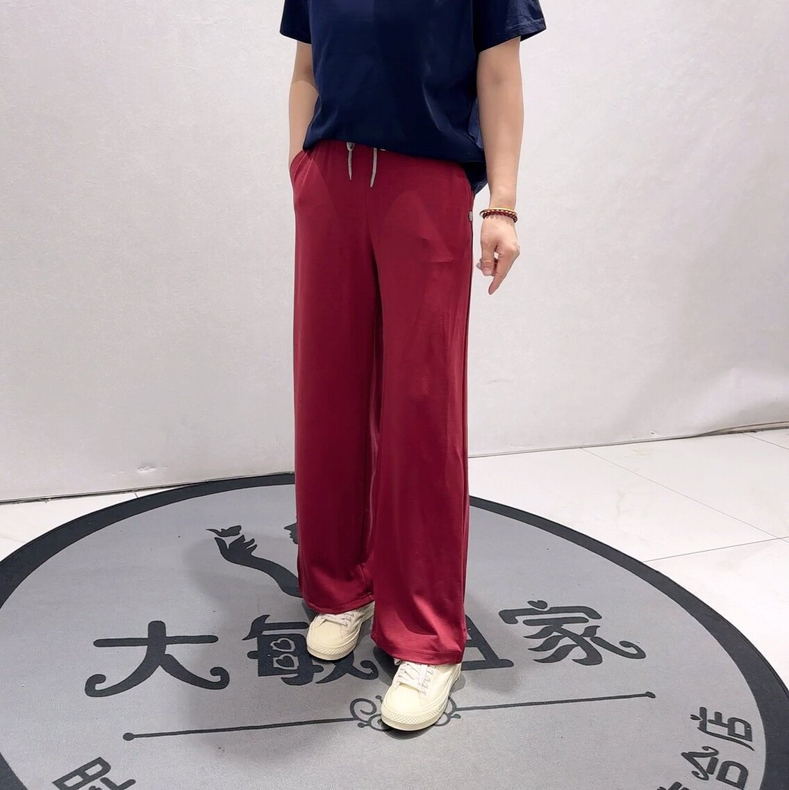 1052芮娜依莲初夏新品腰头撞色裤腿可抽绳百搭休闲裤加大码女裤