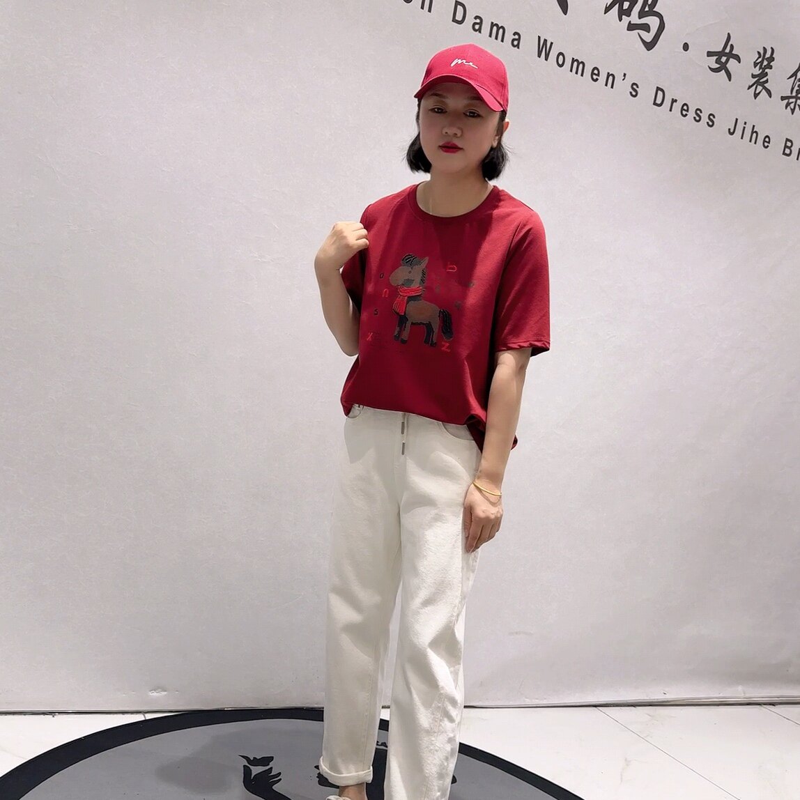 5559芮娜依莲年货春款新品卡通图案休闲百搭减龄T恤衫加大码女装