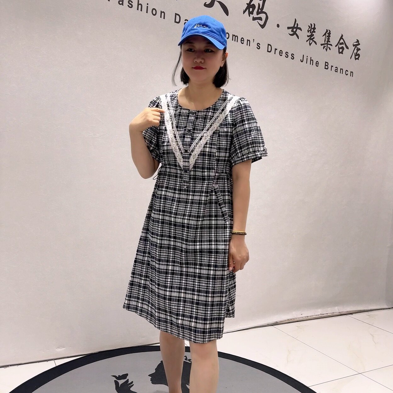 3532女权贵族夏款新品两侧带兜减龄遮肉显瘦格子连衣裙加大码女装