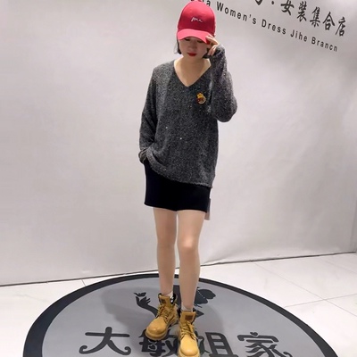 1530女权贵族春款新品V领女人味亮片洋气时尚针织衫加大码女装