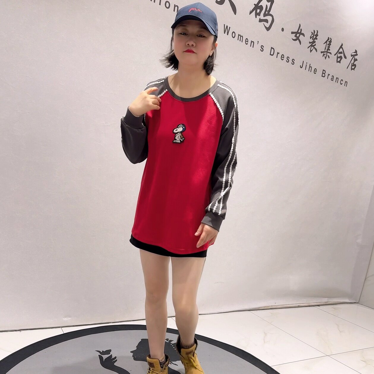 1588女权贵族年货春款新品卡通图案遮肉显瘦一手长减龄衫加大码