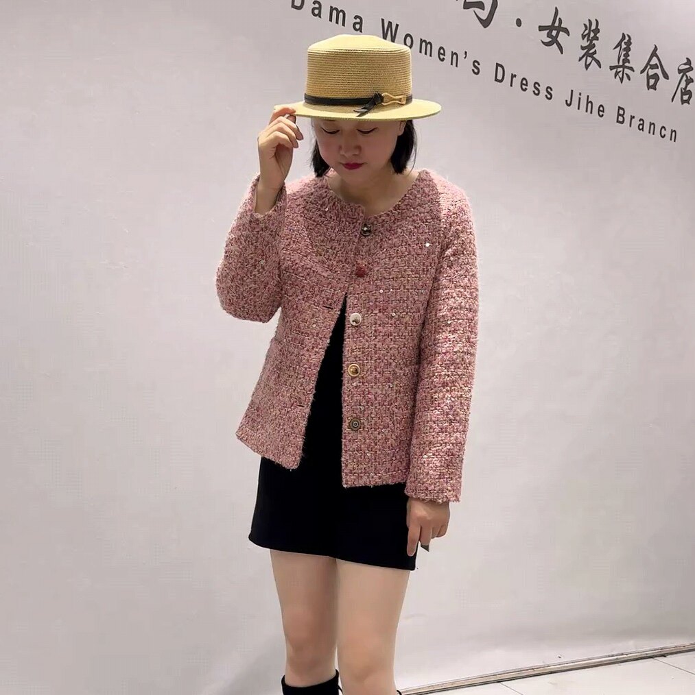 8013女权贵族秋冬新品高级感小香风洋气时尚减龄外套加大码女装