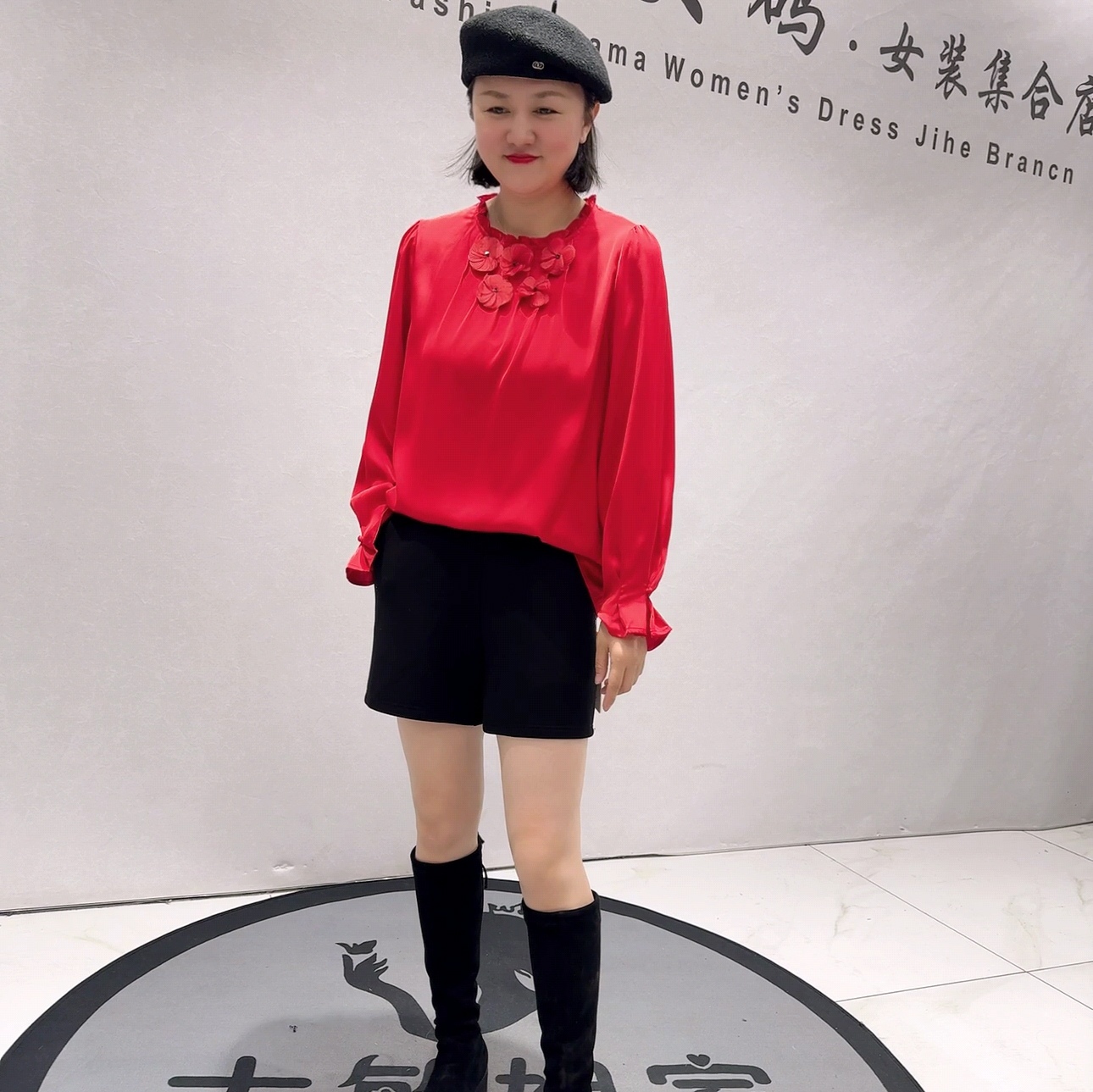 5317芮娜依莲春款新品设计感衣领微弹面料女人味气质衫加大码女装