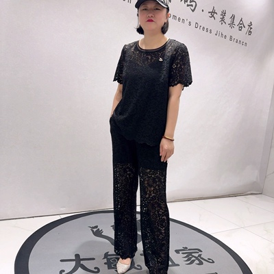 5702芮娜依莲初夏新品高级感蕾丝短袖上衣搭配松紧腰休闲裤两件套