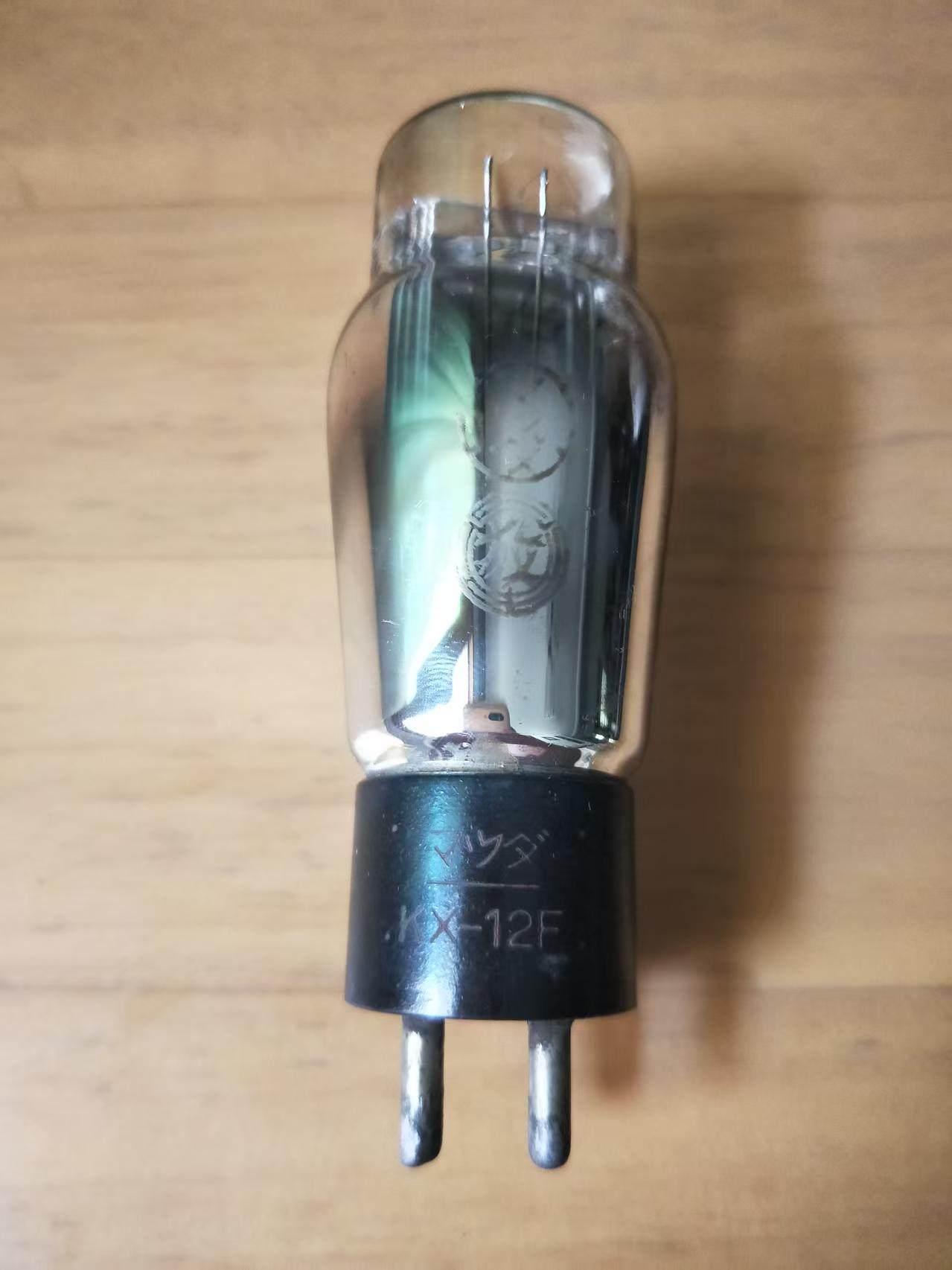 老收音机拆下日本产KX12F一级电子管