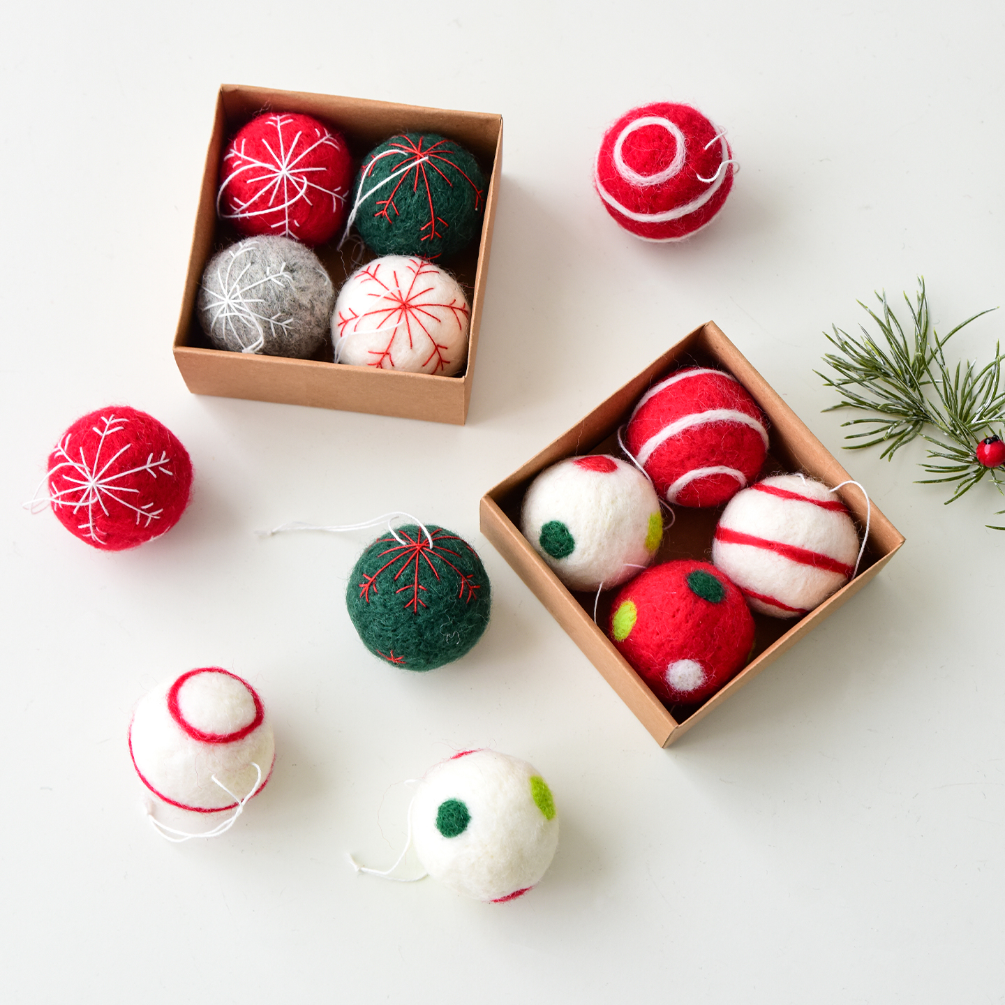 新款圣诞装饰羊毛毡球雪花球装饰圣诞树挂件圣诞节装饰橱窗小场景