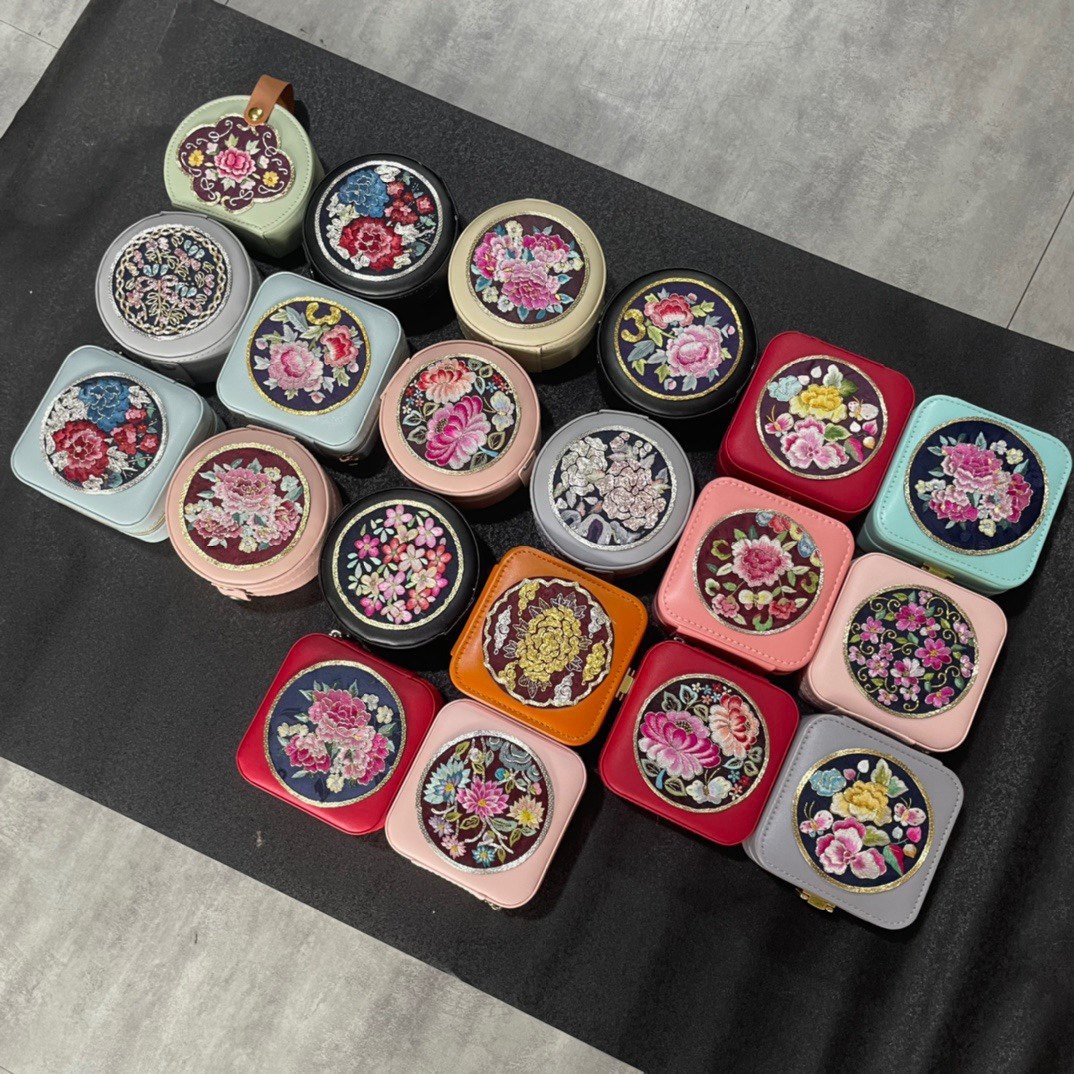 便携式单层小首饰盒 手工真丝刺绣随身迷你收纳耳环项链 饰品盒