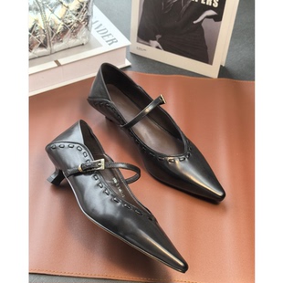 26053 尖头细跟单鞋 芳芳力荐