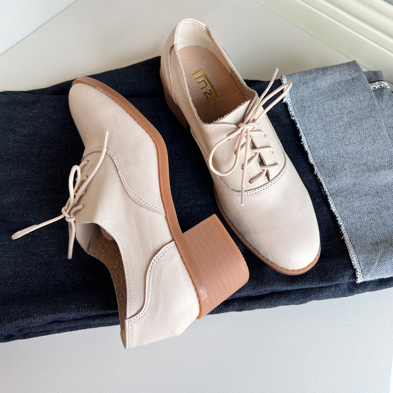 IINZI文艺复古风系带单鞋