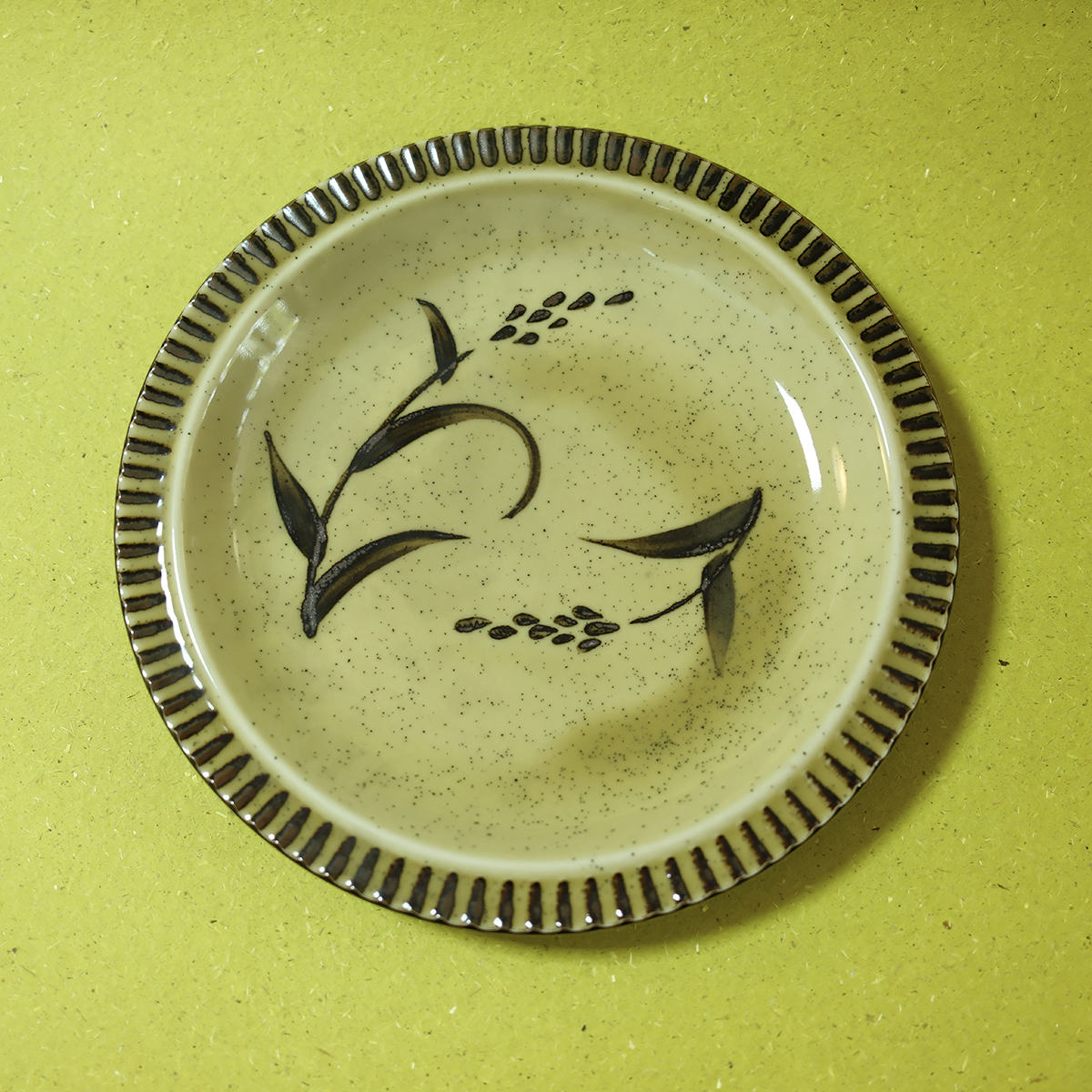 双子商店 中古日本制唐津烧职人铁绘麦穗纹黄釉陶瓷餐盘